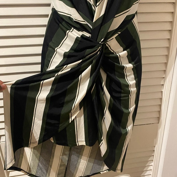 Revamped Black and White Backless Dress - Picture 5 of 5